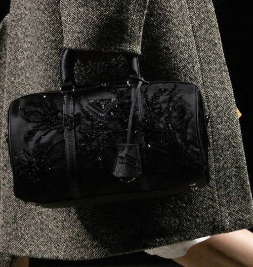 Взгляд в будущее: коллекция осень-зима 2024/2025 от Prada - фото 599575