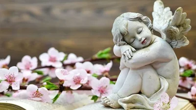 День ангела Киры: красивые поздравления женщинам с редким именем