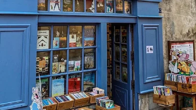 Рай для любителів книжок: у Франції існує унікальне книжкове село