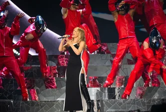 Кайли Миноуг сумасшедше выступила на BRIT Awards 2024: певицу назвали легендой
