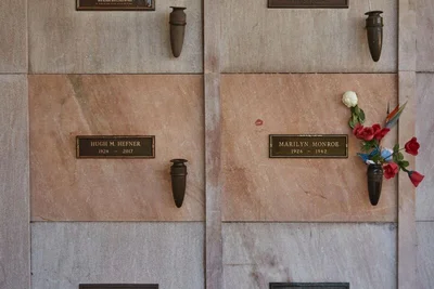 Біля Мерилін Монро на кладовищі продають місце - фото 601080