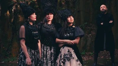 Світлини українців з укриттів: гурт "ДахаБраха" випустив пронизливе відео на нову пісню