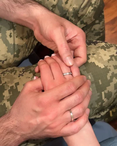 Виталий Козловский женился и показал фото обручального кольца - фото 601516