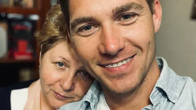 Дружина Остапчука зізналася, як його батьки відреагували на третє весілля