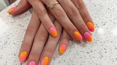 У вайбі Барбі: ідеї рожевого манікюру на весну-2024