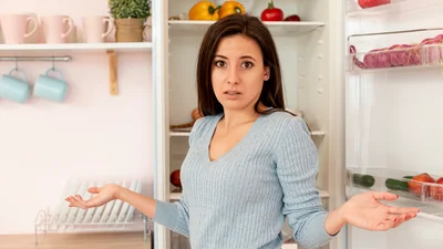 Булькає і шипить: чому холодильник видає різні звуки і що вони означають
