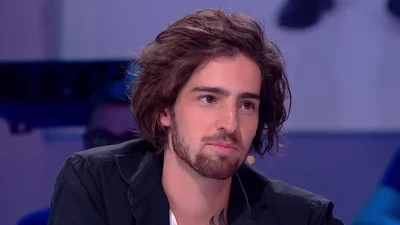 Владимир Дантес показал смешное видео, как собаке не нравится его пение