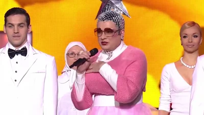 Український співак переклав хіт Вєрки Сердючки "Розовый свитер", і це розрив