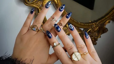 Космічний та стильний манікюр для кожного знаку зодіаку