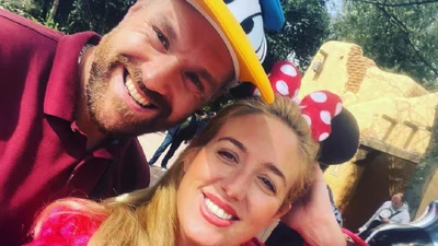 Боксер Тайсон Ф'юрі натякнув, що його дружина Періс вагітна восьмою дитиною