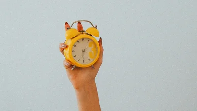 Переход на летнее время 2024: вот в какую сторону и когда крутить стрелки часов