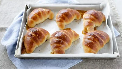 Рогалики з яблучним повидлом – найкраща пісна випічка, яка підкорить усіх
