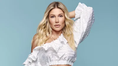 Alena Omargalieva запрем’єрила пісню "Хочеш" про ріл лав