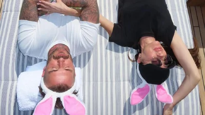 Зірковий Великдень 2024: як відзначають свято Бекхеми, Кардашяни та інші зірки