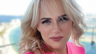 Ребел Вілсон заявила, що її ненавидить Адель: акторка випустила скандальні мемуари