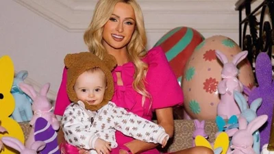 Гламурна мама з щасливим синочком: Періс Гілтон показала, як провела великодні вихідні
