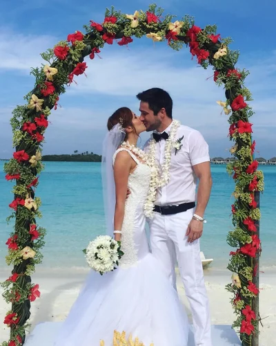 'Только он и я': Наталка Денисенко показала трогательные фото со свадьбы на Мальдивах - фото 606339