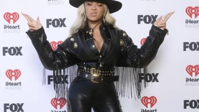 Бейонсе продолжает сводить с ума сексуальными ковбойскими образами