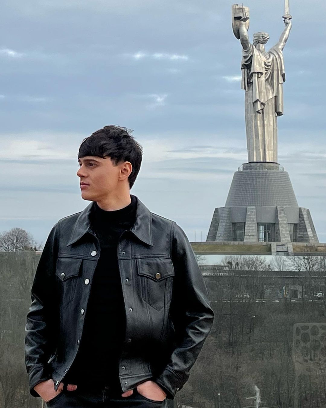 Певец Alekseev прокомментировал скандал с исполнением русскоязычных хитов - фото 606711