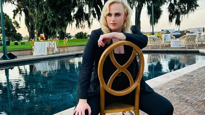 Ребел Уилсон назвала актера, с которым потеряла девственность в 35 лет