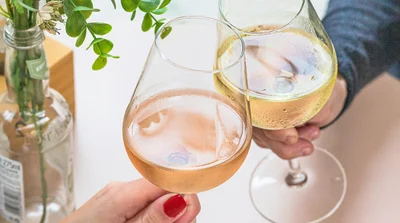 Вчені дослідили: якщо чоловік та дружина разом випивають, то довше живуть