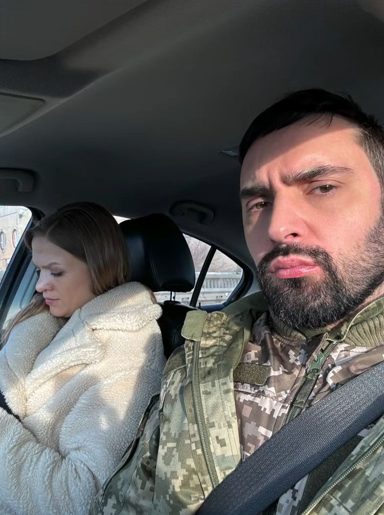 PR-менеджер Виталия Козловского трогательно подтвердила, что она - его жена - фото 607026