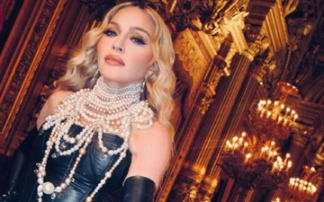 Кожа и жемчуг: Мадонна ошеломила роскошной фотосессией