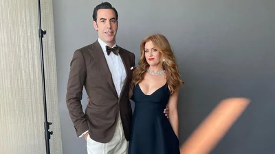 Звезда фильма "Борат" развелся с женой после 14 лет брака из-за секс-скандала