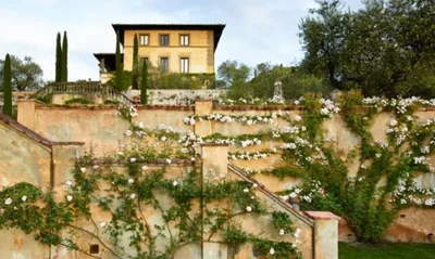 'Для диких вечеринок': Канье Уэст и Бьянка Цензори тайно арендовали особняк Стинга в Италии - фото 607478