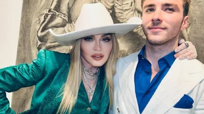 Шикарная Мадонна показала фото с выставки своего сына