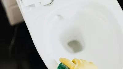 Як часто треба мити унітаз: пояснення вірусологині