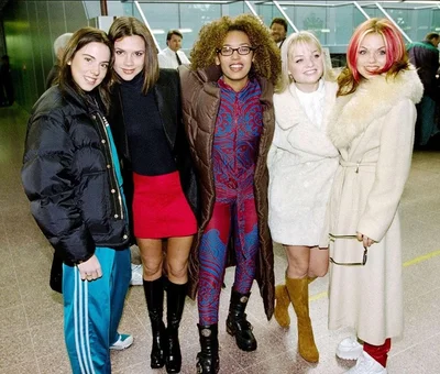 В Spice Girls Віккі потрапила 'по оголошенню' - фото 608984