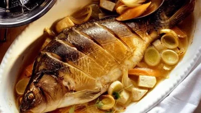 Короп, запечений в рукаві – найсмачніший спосіб приготувати рибу на вечерю
