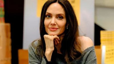 Анджелина Джоли продемонстрировала свою новую татуировку: трогательное посвящение