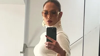 Вона взагалі не старіє: Джей Ло показала, як виглядала 20 років тому