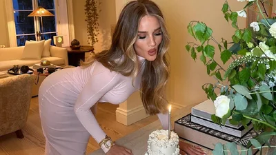 Вечеринка удалась на славу: Роузи Хантингтон-Уайтли весело отпраздновала свой день рождения - фото