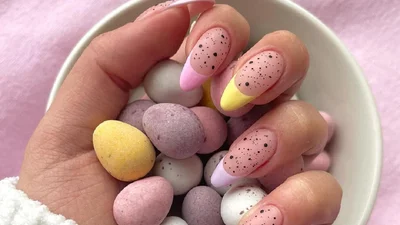 Кроличьи ушки и морковки: праздничные идеи маникюра на Пасху 2024