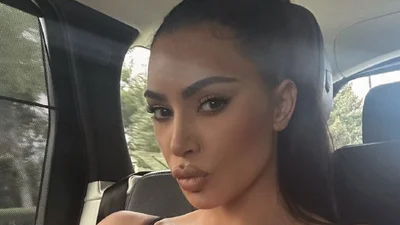 Кім Кардашян робить сучасний "Район Беверлі-Гіллз" з племінницею Джулії Робертс