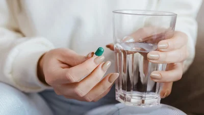 Як проковтнути велику пігулку: порада лікаря