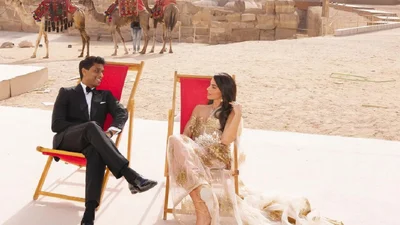 Планували у космосі: як пройшло весілля американського мільярдера біля пірамід — фото