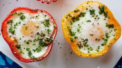 Яйца в сладком перце – полезный завтрак, который съедят даже дети