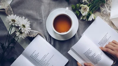 Что почитать в мае 2024: интересные детективы, от которых перехватывает дыхание