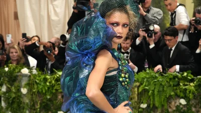 Сюрпрайз-сюрпрайз: Зендея появилась на Met Gala 2024 и поразила всех двумя образами – фото