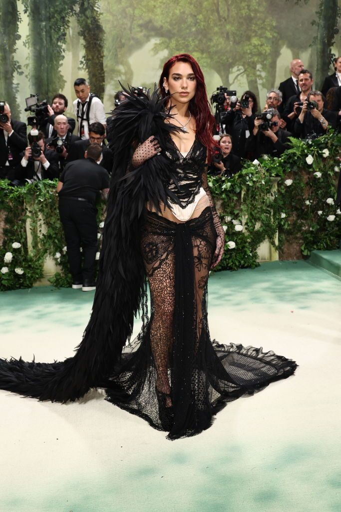 Весь Голливуд собрался на Met Gala 2024, и вот самые удивительные образы бала - фото 612013