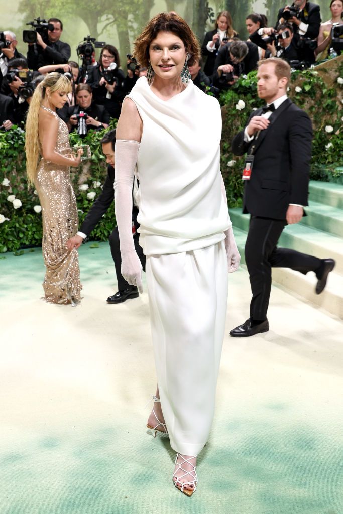 Весь Голливуд собрался на Met Gala 2024, и вот самые удивительные образы бала - фото 612014