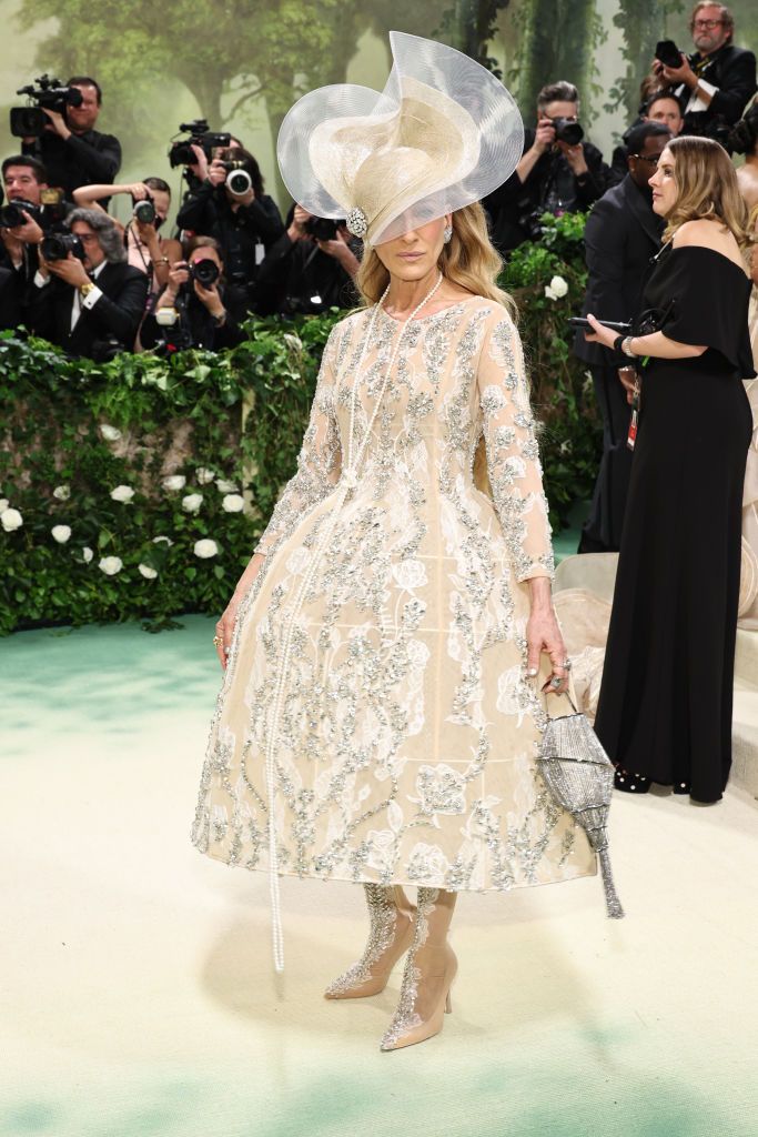 Весь Голливуд собрался на Met Gala 2024, и вот самые удивительные образы бала - фото 612017