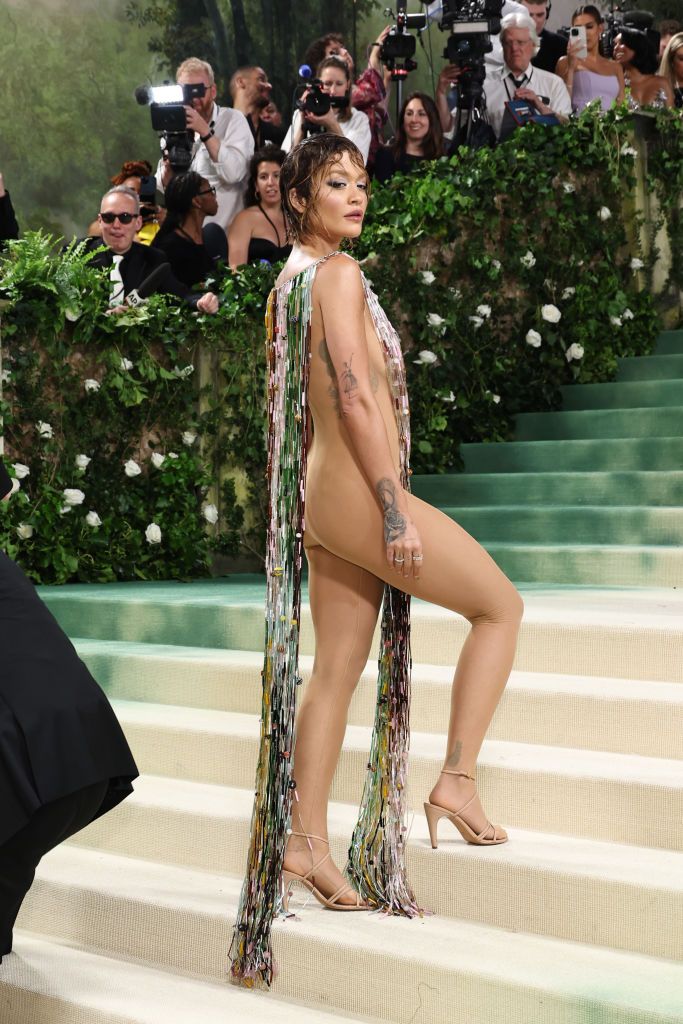 Весь Голливуд собрался на Met Gala 2024, и вот самые удивительные образы бала - фото 612020