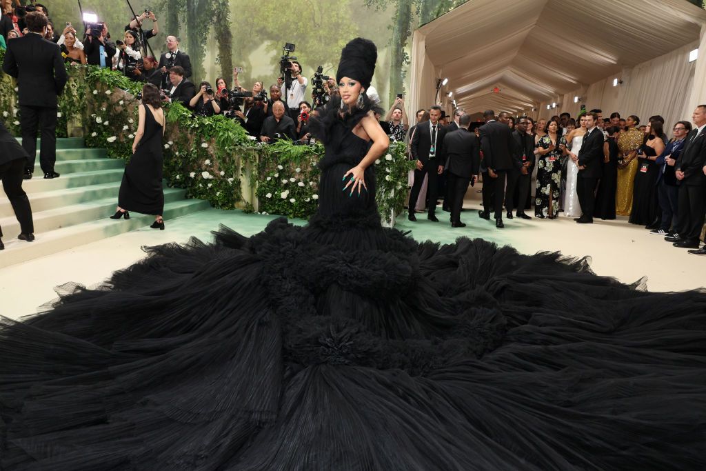 Весь Голливуд собрался на Met Gala 2024, и вот самые удивительные образы бала - фото 612029