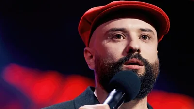 Виктор Розовый показал, как выглядит после ранения на фронте