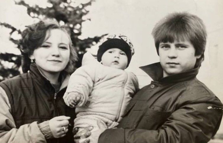 Діма Монатік з мамою та батьком - 613020 Діма Монатік з мамою та батьком - фото 613020